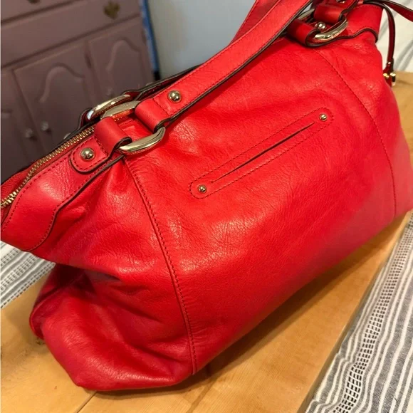B. Makowsky Bold Red Leather Shoulder Bag - Picture 3 of 4